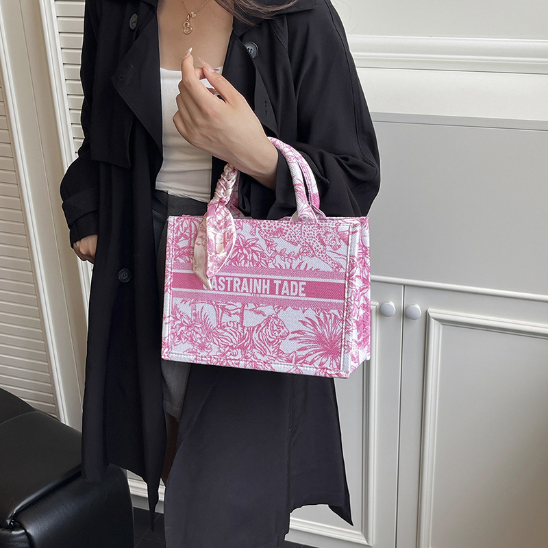 Free shipping designer bag Handheld Tote Bag for Women New Letter Print Single Shoulder Large Bag Stylish Versatile Casual Crossbody Bag