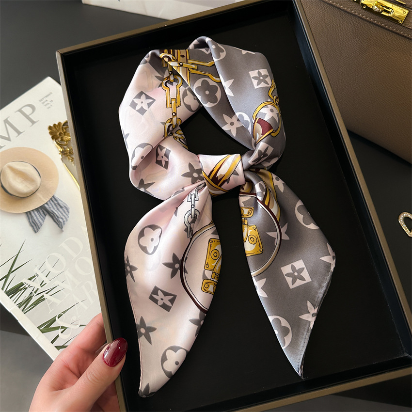 Free shipping Designer Scarves Fashionable highquality versatile scarf for women light luxury color blocked versatile scarf square black white brown
