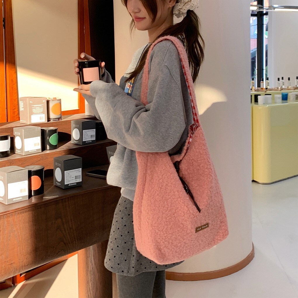 Designer's autumn and winter new soft plush bucket bag, single shoulder crossbody bag, large capacity double-sided cloth bag