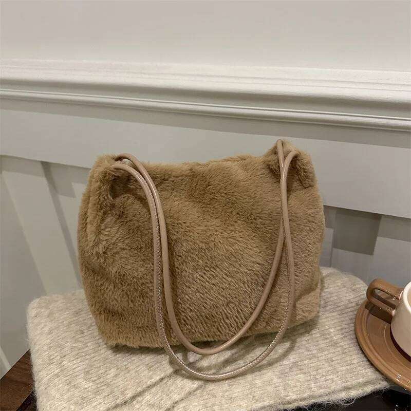 Refined Designer Purse For Women Fashion Shoulder Bag With Classic Lines Feel Functional And Trendy