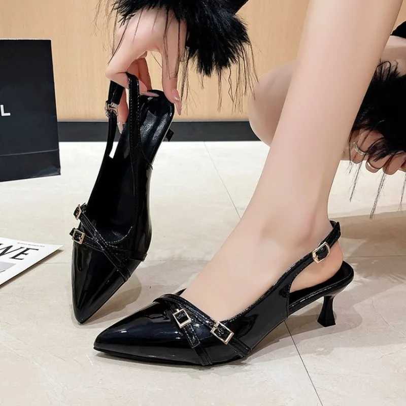 Hot Seller 2025 Crossknot Kitten Heels Womens Pointy Patent Leather Stiletto Slingbacks Beige White Temperament Party SandalsXJ251027
