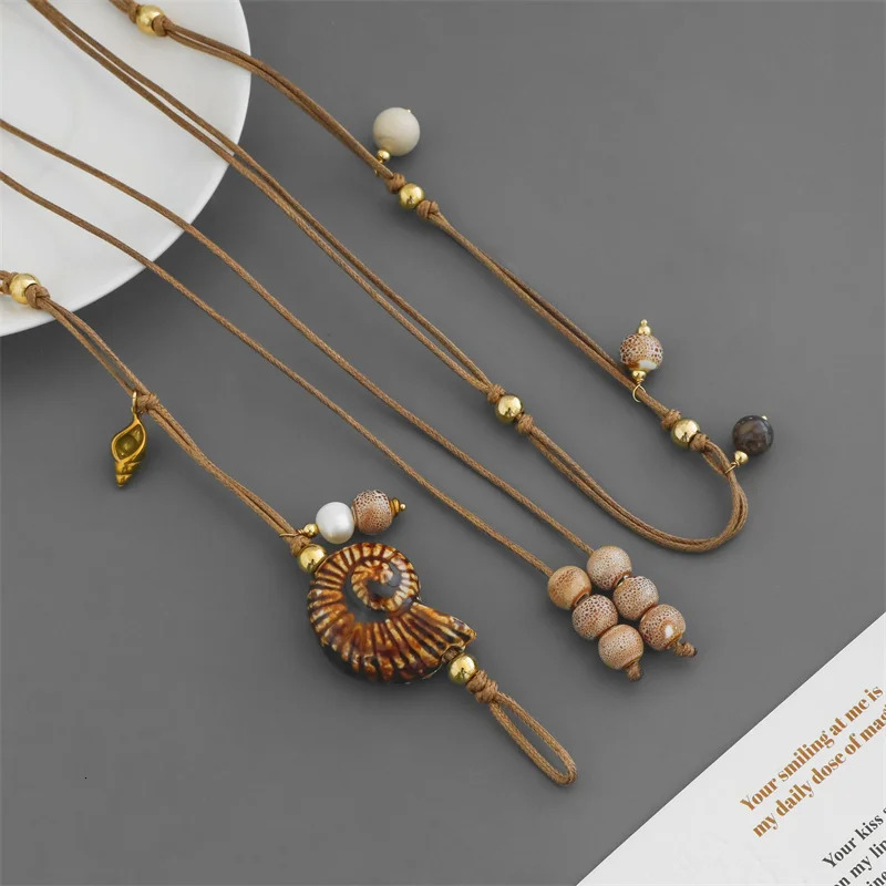 Vintage Ethnic style Conch Ceramic Bead Necklace for Womens Vacation Fashion Exquisite Parrot Shell Waist Chain Necklace 251023