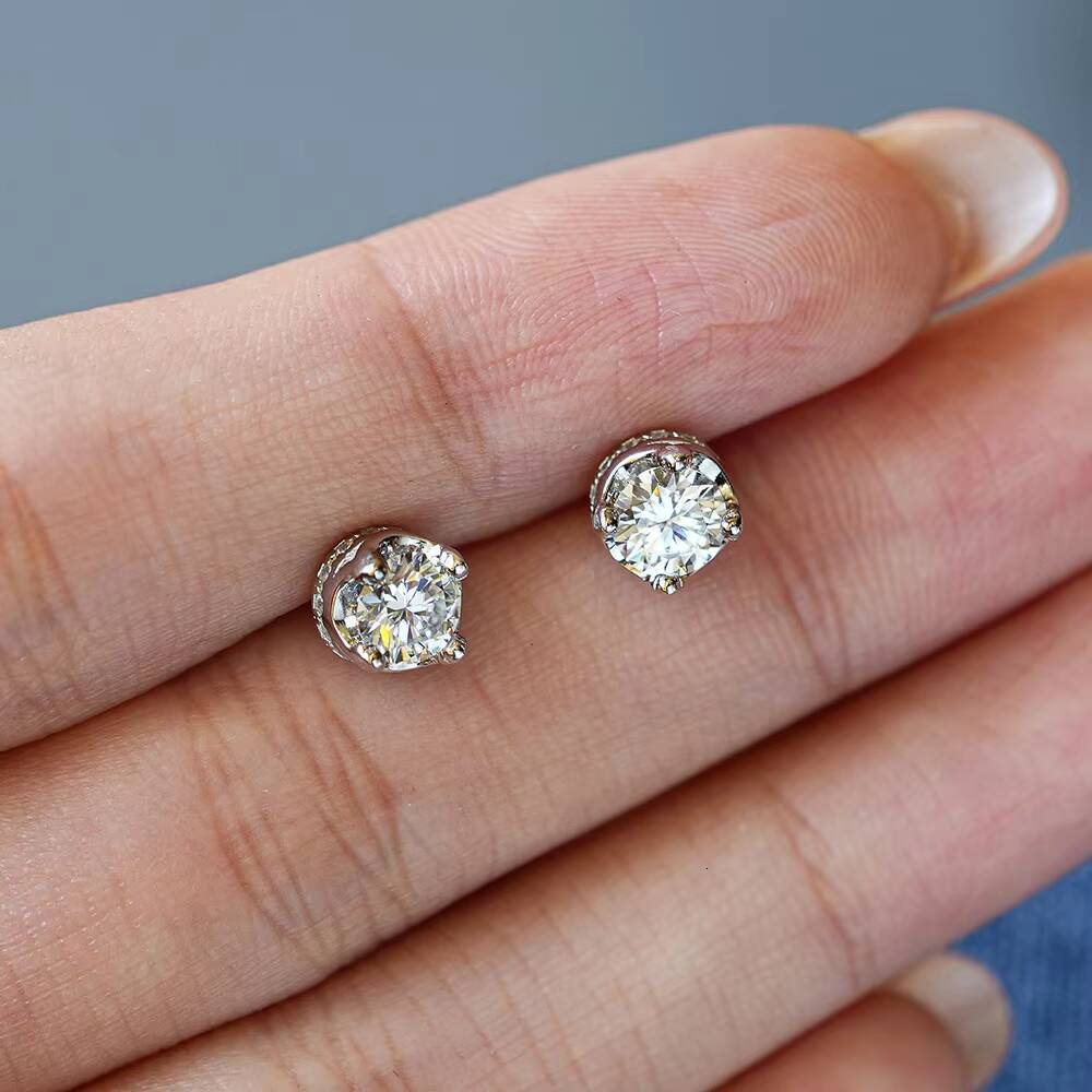 Luxury 18K Gold Plated 925 Sterling Silver 5mm 05ct VVS Moissanite Diamond Halo Solitaire Stud Earrings for Women