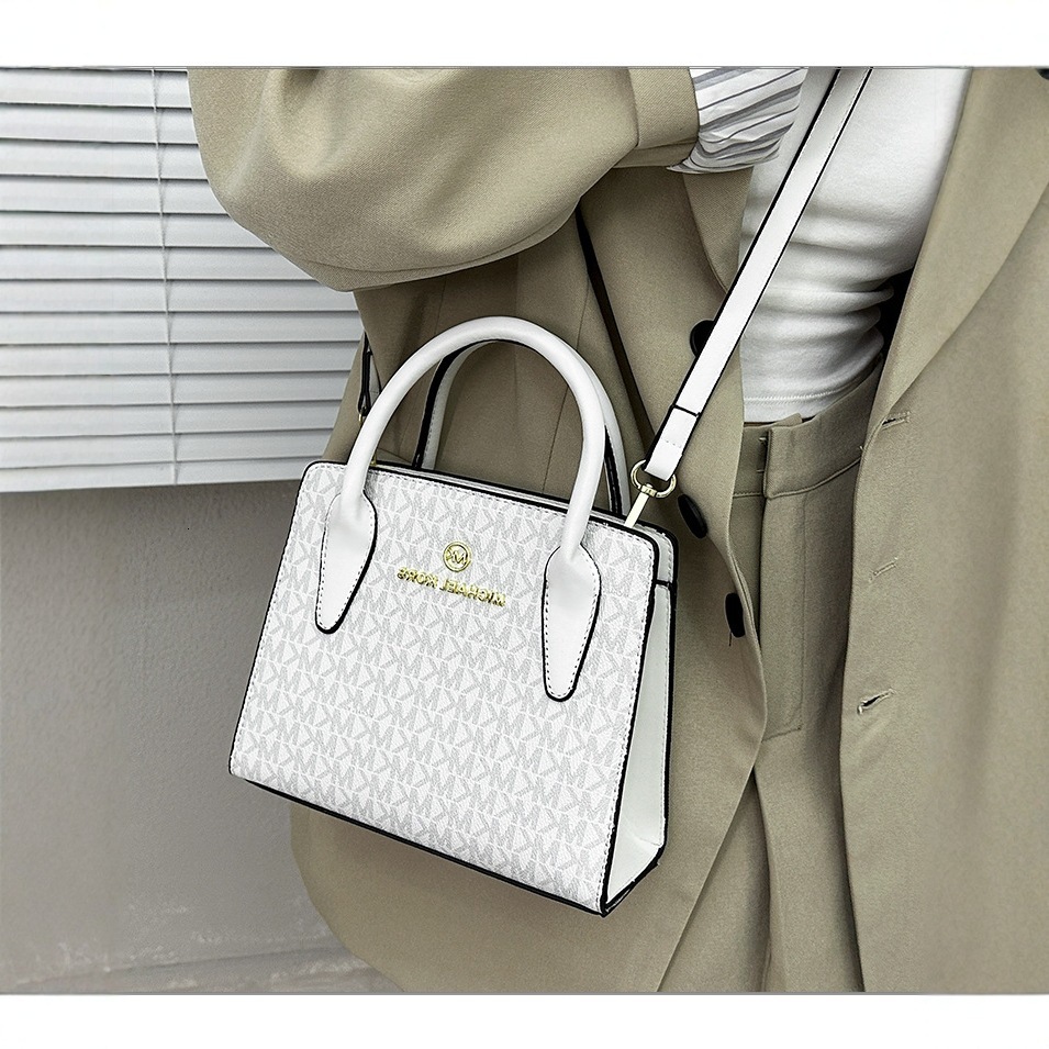 Free shipping designer bag New High-End Fashion Internet Hot-Selling Small Square Bag Letter Shoulder Bag Crossbody Business Handbag Women Bag