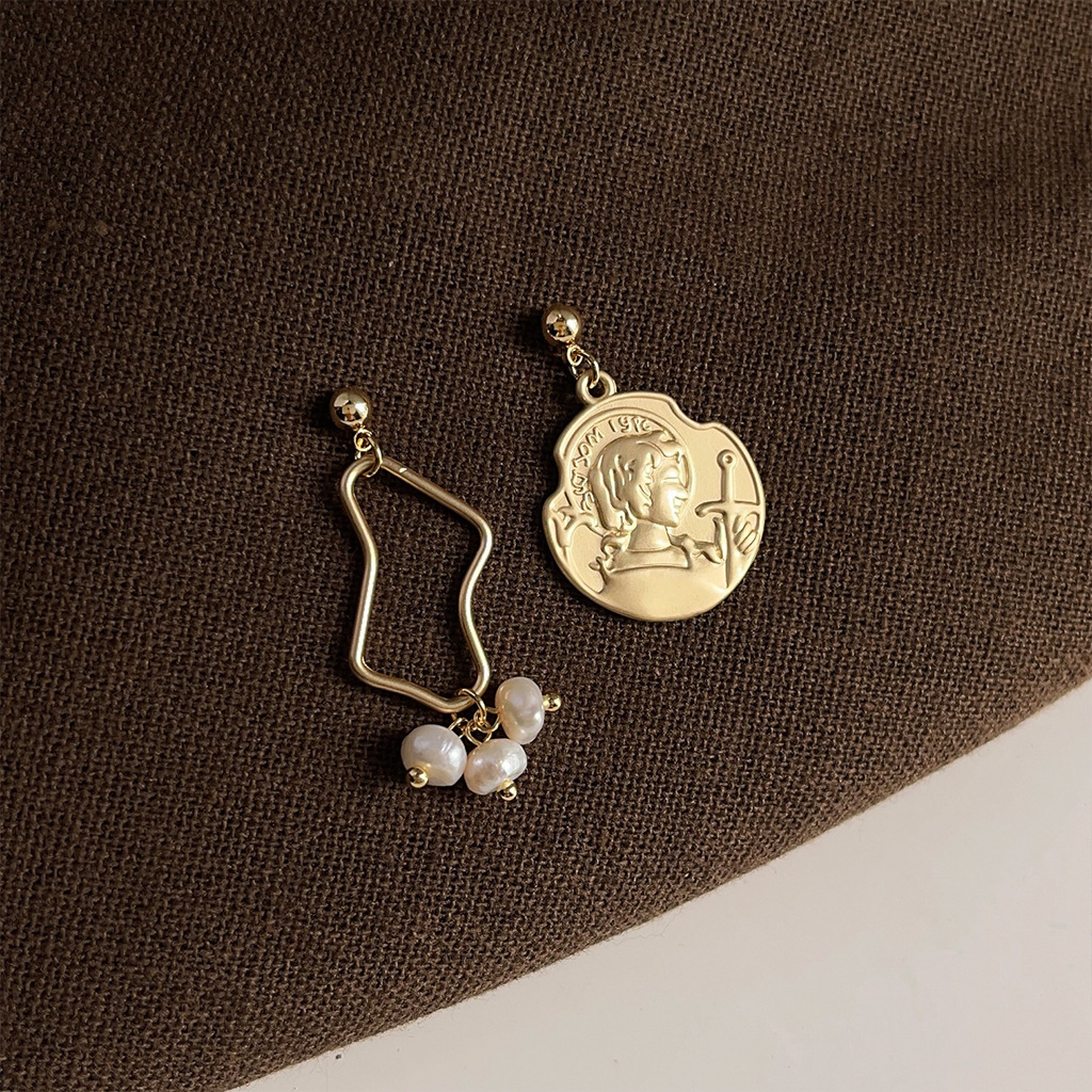 Gold earrings Vintage Retro Simple Fashion S925 Silver Needle Gold Coin Earrings Light Luxury Premium Earrings free shipping luxury earrings gift for 