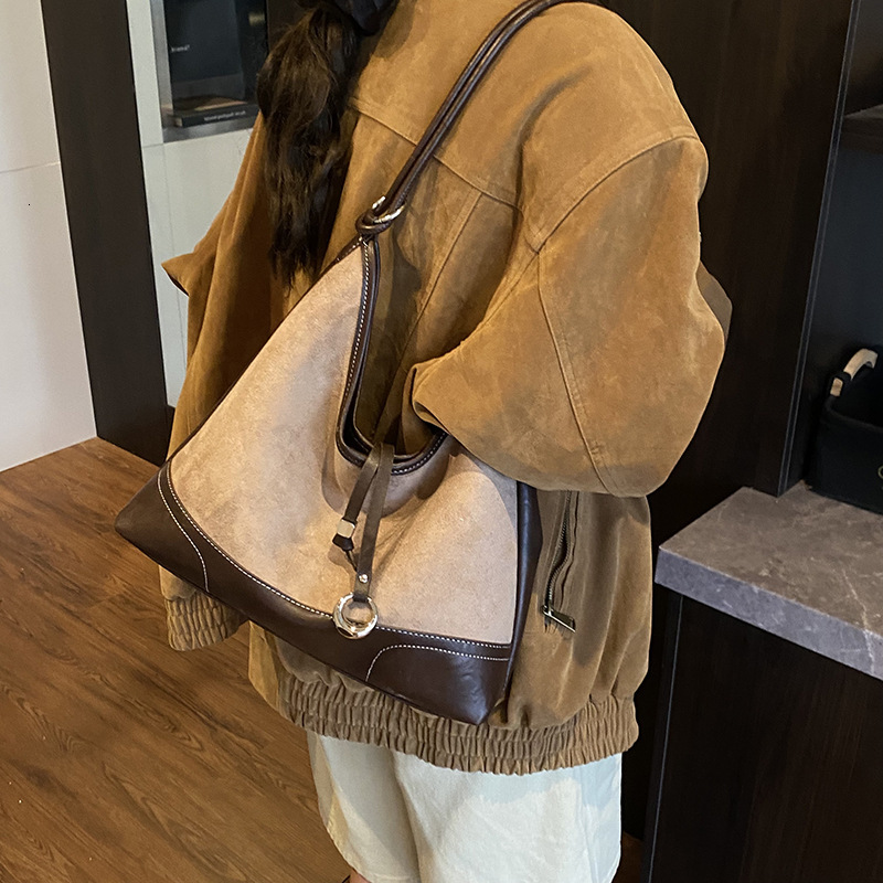 French retro suede design handbag autumn and winter new trend luxury style armpit bag women's shoulder bag elegant designer bag