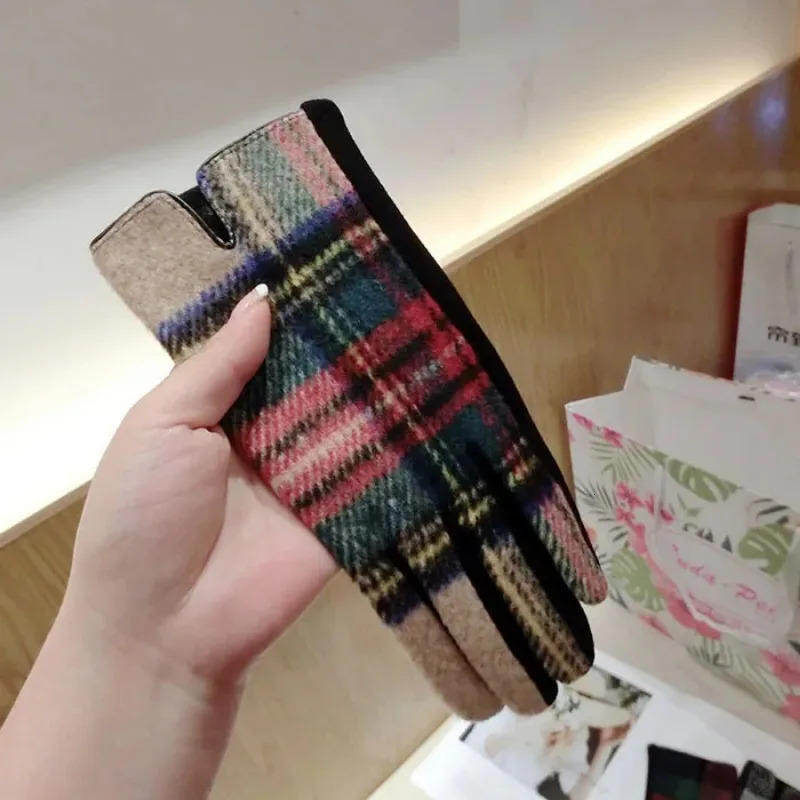 Vintage Plaid Mittens Womens Autumn Winter Glove Gothic Lolita Emo Gloves Black Cashmere Guantes Calefactable Invierno Mujer 251024