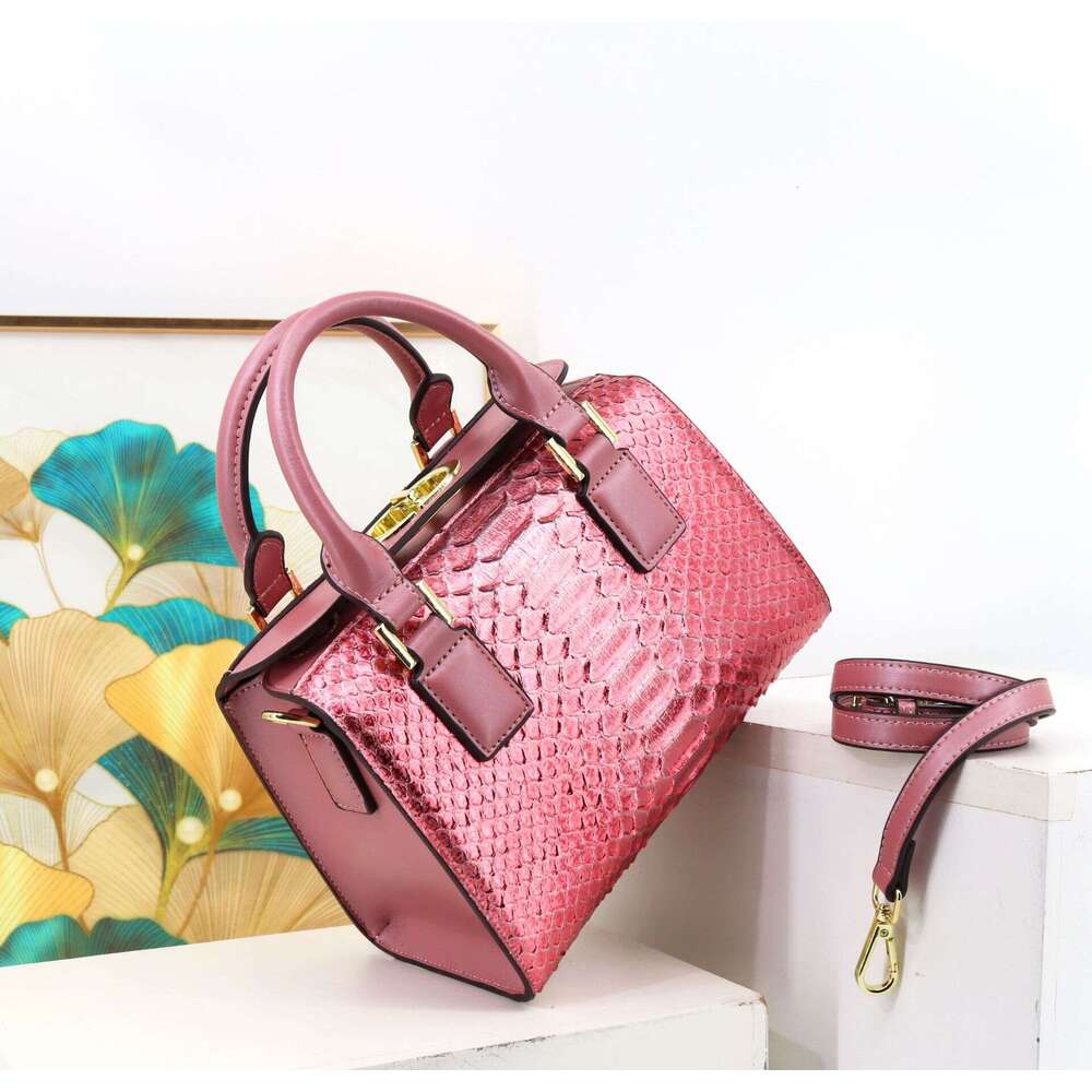 Fashion Ladies Designer Handbag for Women - 2025 New Model Bag with Trendy Vibe & Versatile Style