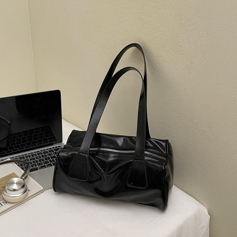 Korean style niche retro texture style underarm long stick bag, winter new elegant casual handbag, trendy and versatile women's shoulder bag, des