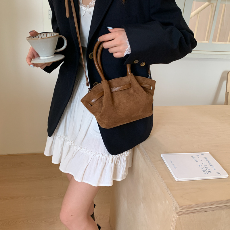 Free shipping designer bag Autumn New Large Capacity Pleated Tote Bag for Women Suede Single Shoulder Underarm Bag Commuter Small Handbag