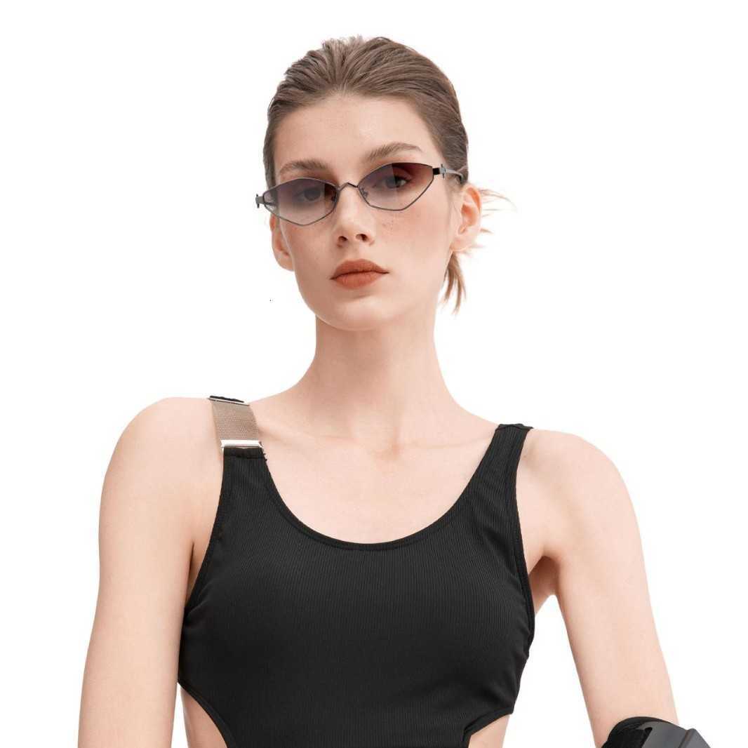 2025 Ouling's new original design small-frame sunglasses for women, featuring European and American style, high-end and stylish for driving.