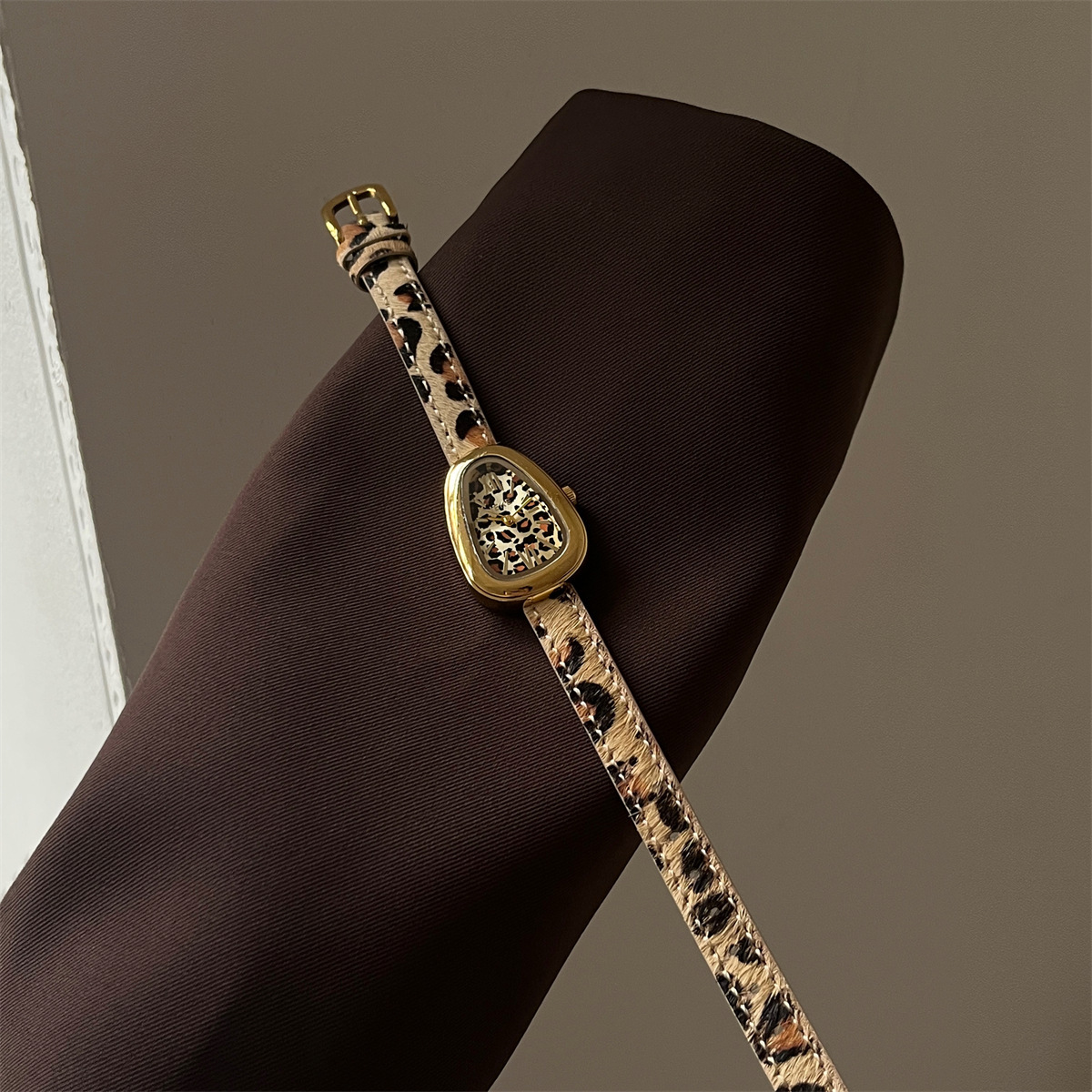 Designer Watch IEKE Vintage Style Snake Head Leopard Print Watch For Women, Luxury Niche Light Luxury Elegant Quartz Watch