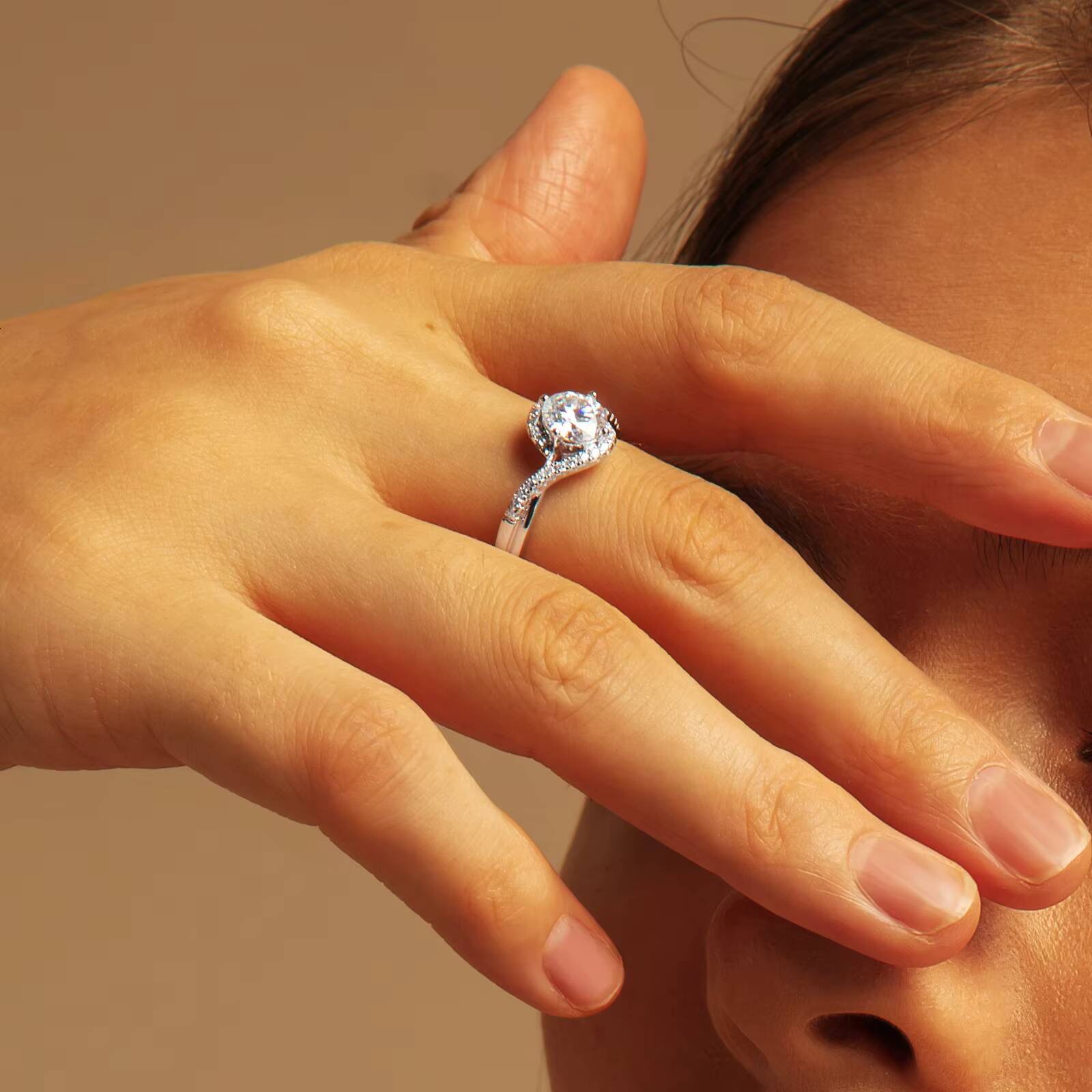 D Color VVS 1ct Moissanite Jewelry White Gold Sidestone Diamond 925 Sterling Silver Moissanite Engagement Rings for Women