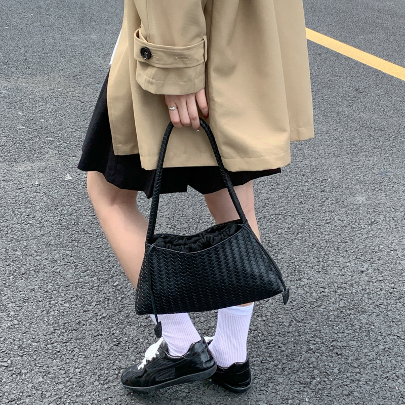 Free shipping designer bag High-end Woven Pattern Single Shoulder Tote Bag for Women New Ins Fashion Versatile Handbag Commuter Handbag