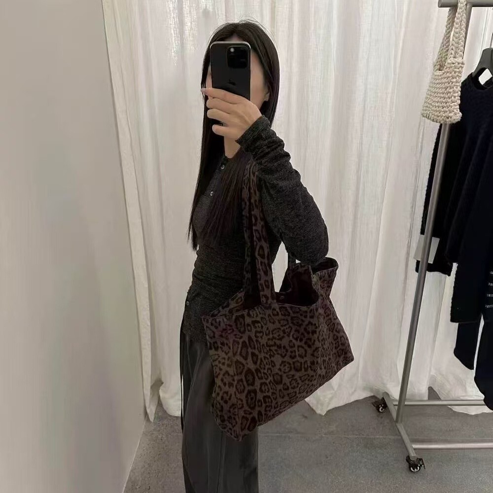 Designer's new suede leopard print handbag fashionable autumn and winter thick large capacity women's bag