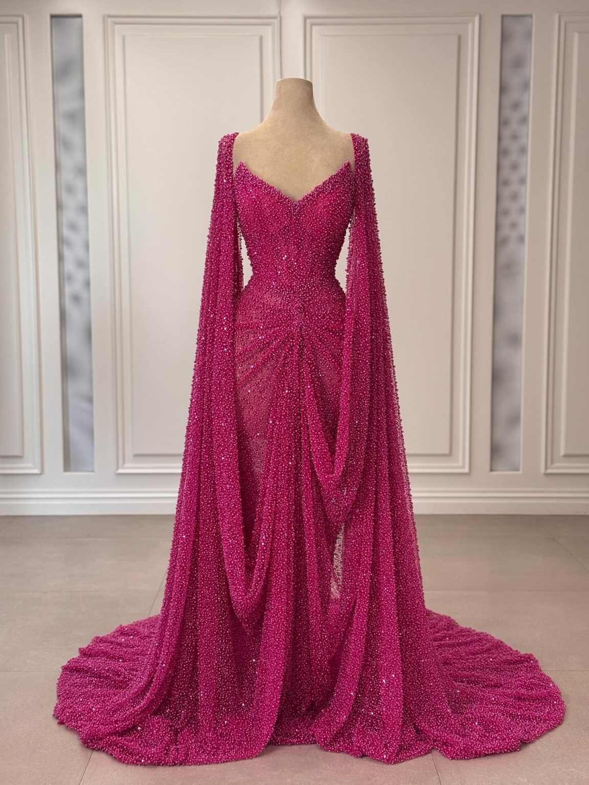 Stunning Sequins Evening Dresses Sweetheart Neckl Mermaid Prom Gowns With Cape Beadeds Celebrity Party Custom Made