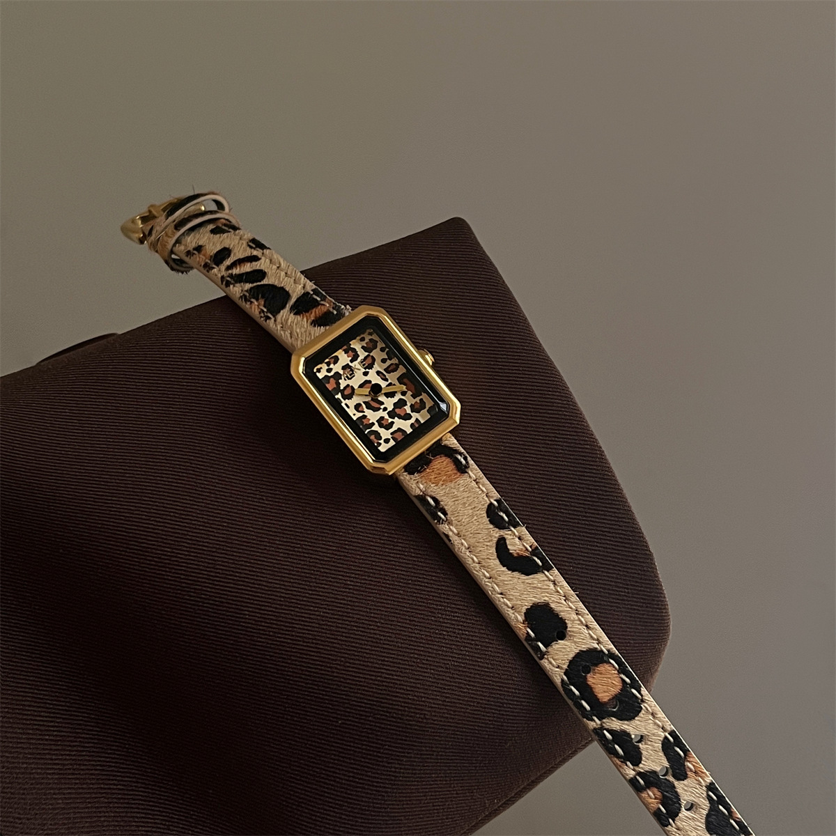 Designer Watch IEKE Vintage Style Snake Head Leopard Print Watch For Women, Luxury Niche Light Luxury Elegant Quartz Watch