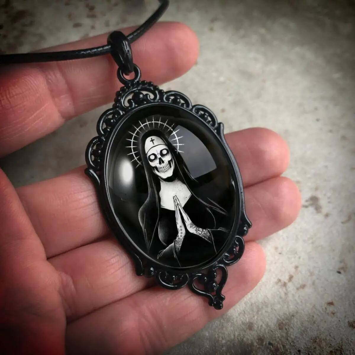 Gothic Horror Necklace Fashion Pagan Witchcraft Jewelry Vintage Lover Flowers Skull Witch Pendant Rope Chain Glass Choker