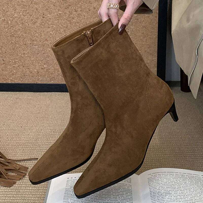 2026 Fashion Thin Low Heel Designer Pointed Toe Ankle Boots Women Modern Vintage Autumn Winter Zipper Shoes