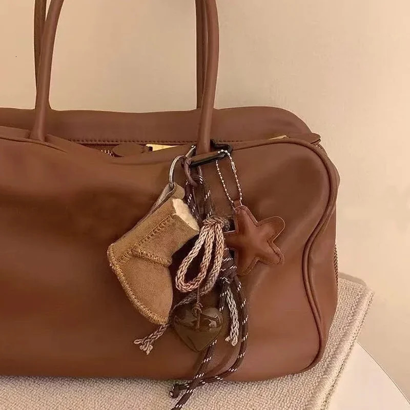 Y2k Vintage Brown Leather Star Heart Pendant Fashion Keychain Braided For Women Bag Pendant Charms 251023