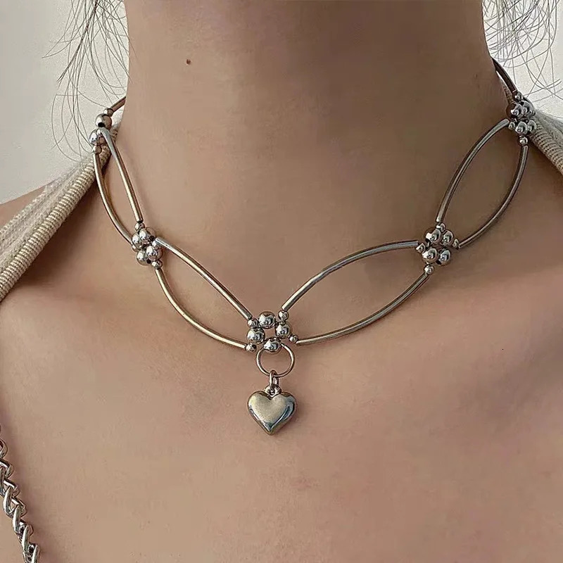 Vintage Metal Heart Pendant Necklace for Women Personalized Trend Interlace Collar Chain Silver Color Accessories Jewelry Gifts 251023