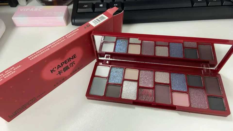 16 Color Green Pearl Eyeshadow Palette Waterproof LongLasting Diamond Shimmer Sparkling Crystal Eye Makeup for CosplayXJ251027