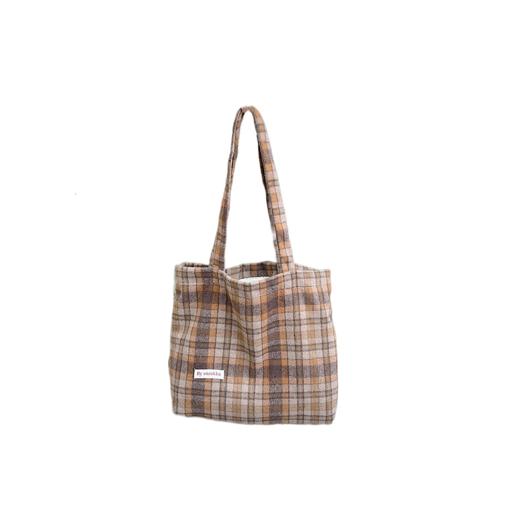 Designer autumn and winter large capacity women's handbag new retro wool plaid handbag fashionable shoulder bag