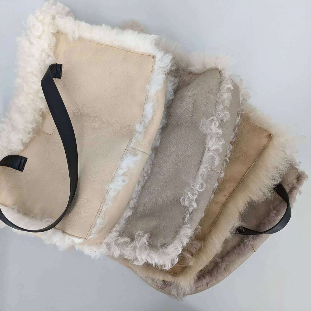 Designer Luxury Shearling Shouder Real Sheep Leather Lining Lamb Fur Handbag Casual Tote Nude Color Fashion Shopping Bag A