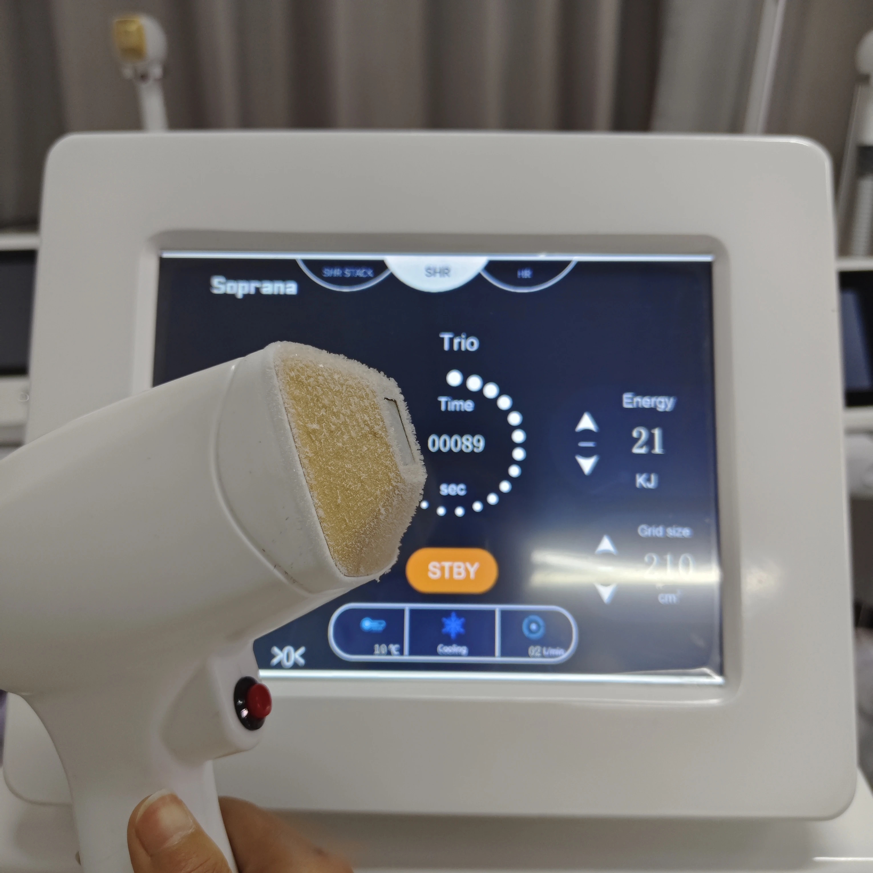 The Latest 808 Diode Hair Remover High Power Professional Three-Wavelength 755nm 808nm 1064nm Painless Hair Removal Efficient