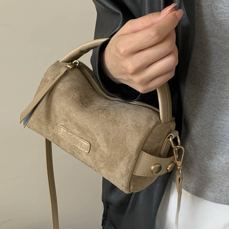 Designer women's autumn and winter new retro shoulder crossbody bag popular Korean version handbag