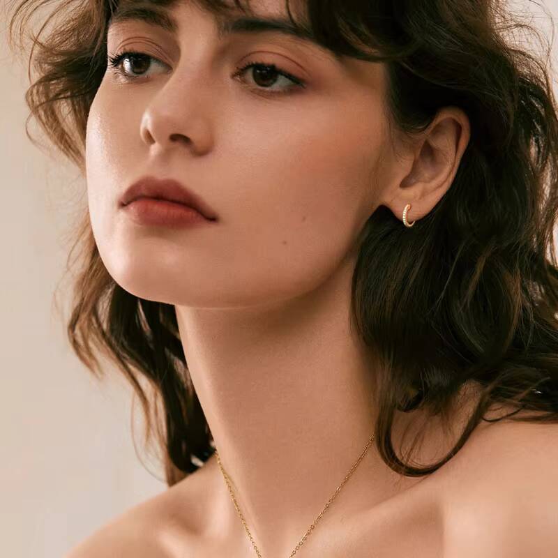 Fashion Luxury 925 Silver Round Cut 13mm 001CT Moissanite Single Row Hoop Huggie Earrings for Women