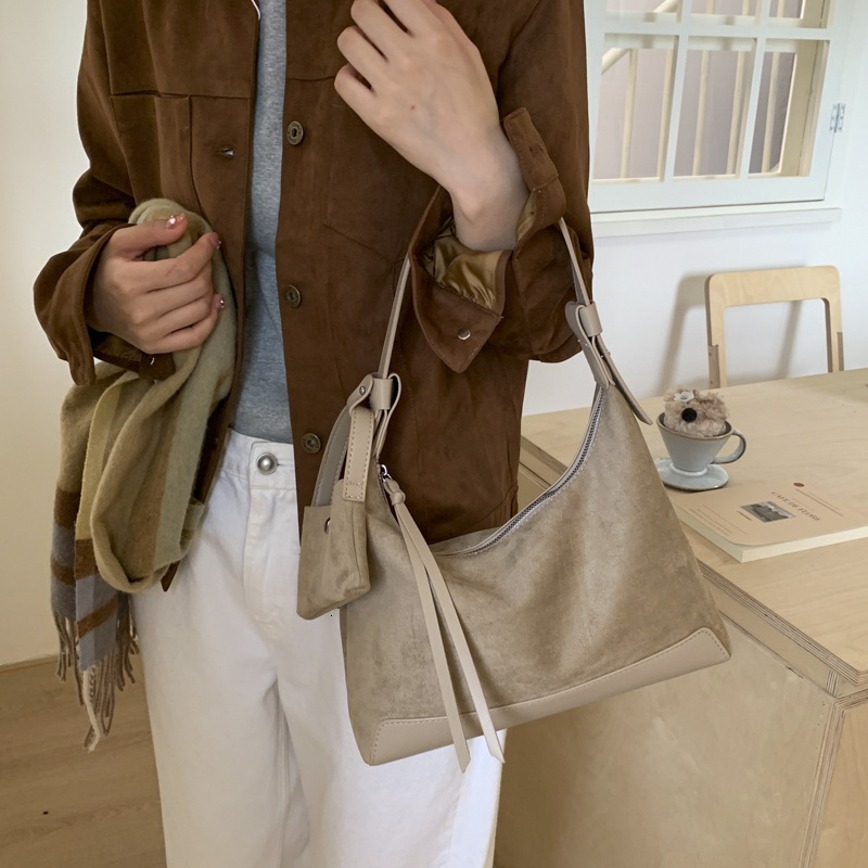 Free shipping designer bag Suede Velvet Handheld Underarm Bag for Women New Autumn and Winter Commuter Large Capacity Single Shoulder Crossbody Bag