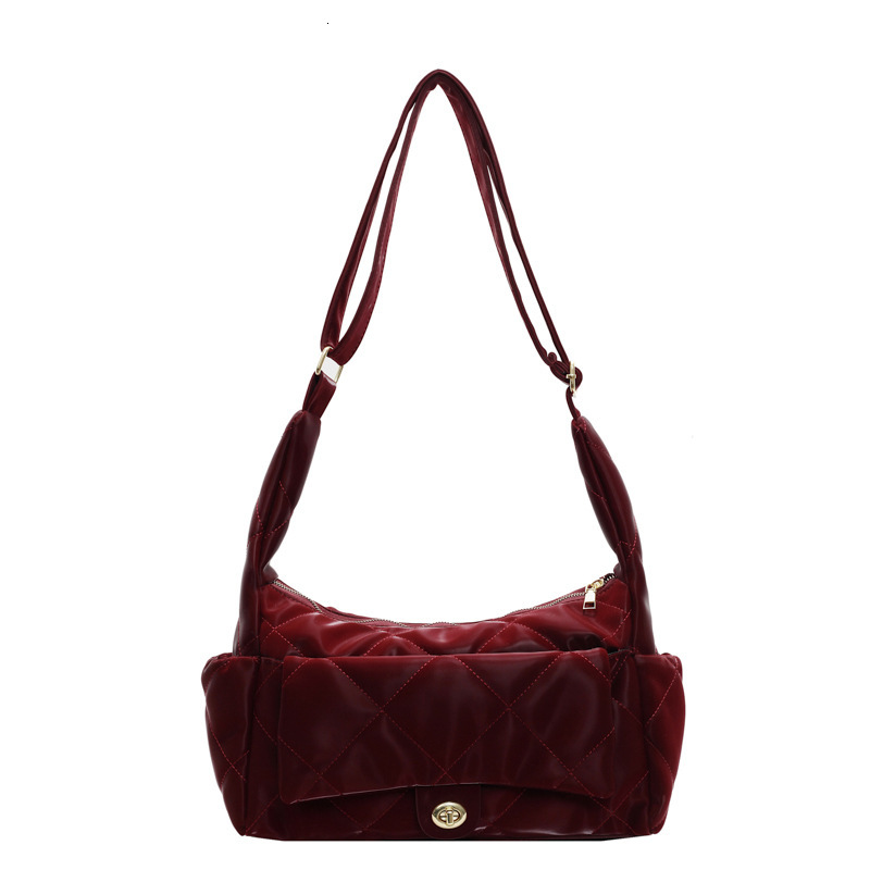 Free shipping designer bag Autumn and Winter Niche Fashion Crossbody Bag for Women New Fashion Saddle Bag Casual Quilted Underarm Bag