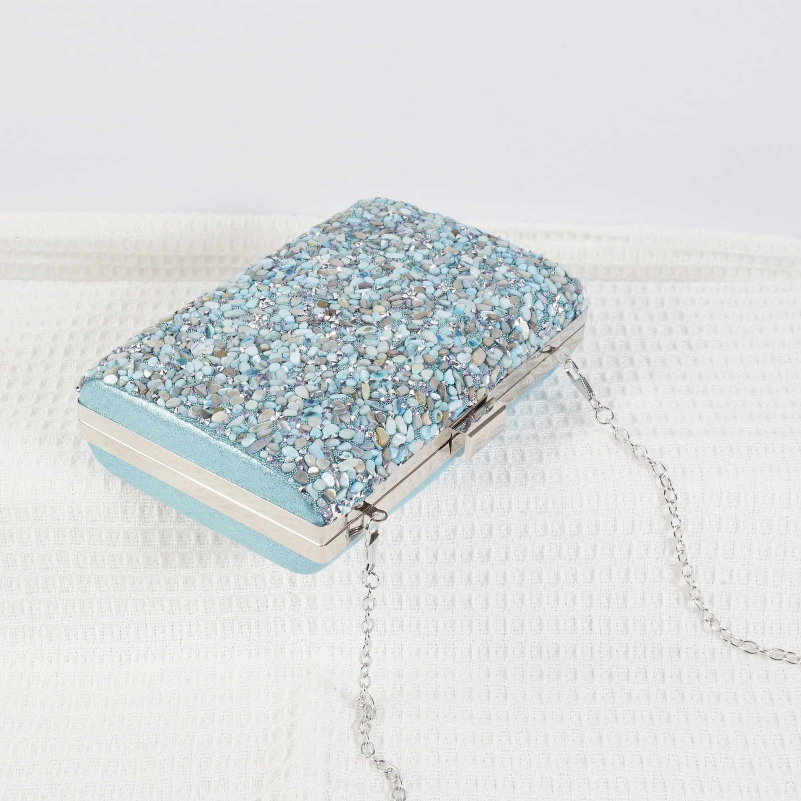 A beautiful and banquet bag with colorful stones suitable for ladies parties gatherings weddings 251014