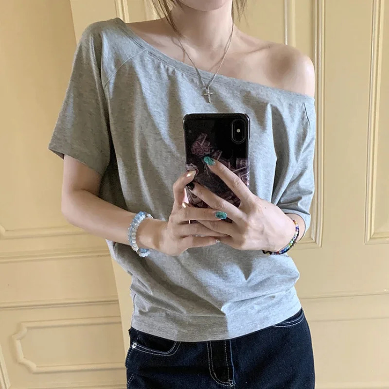 Tshirts Women Solid Simple Summer Casual Cleanfit Short Sleeve Allmatch Young Girls Streetwear Y2k Top Aesthetic Clothes Ins 251027