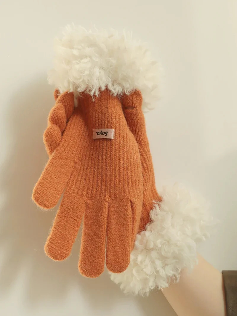 Korean Cute Roll Plush Edge Knitted Gloves Female Alphabet Mark Autumn and Winter Warm Touch Screen Gloves 251024