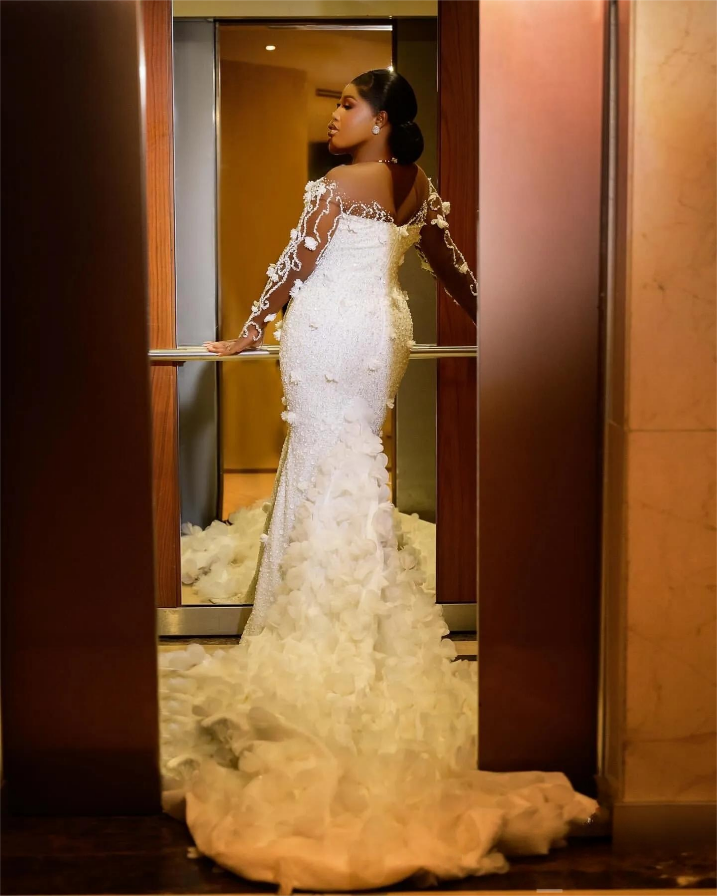 Arabic Aso Ebi Plus Size Wedding Dress in Ivory with Flowers Beaded Sequined Lace Full Sleeves and Luxurious Style