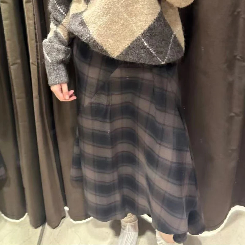 Womens Retro Plaid Midi Skirt Vintage A Line Style for Chic Daily Casual Outfits 251027