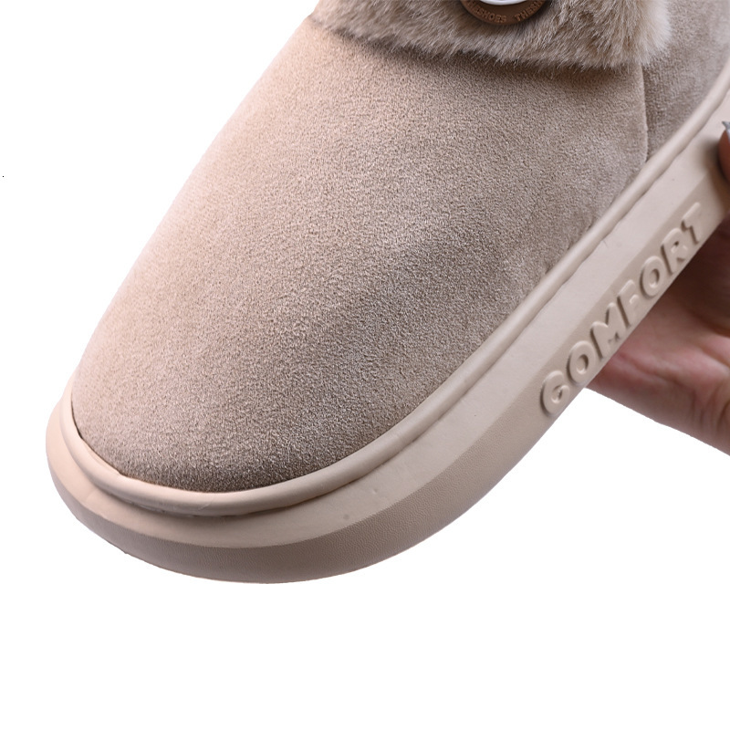 Thick-soled cotton slippers for women to wear in winter with fleece for warmth. Couple's home indoor bags and snow boots. Cotton shoes for men to