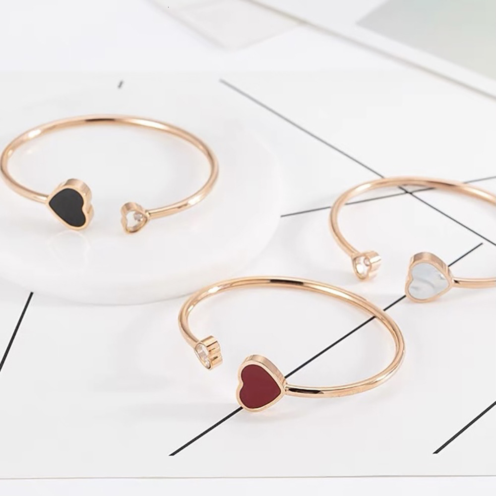 Fashionable, personalized, simple, double heart-shaped bracelet popular design, versatile titanium steel bracelet women's autumn winter collectio