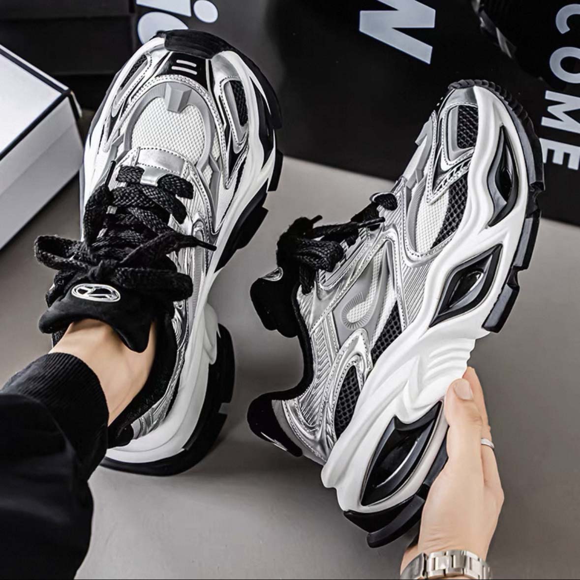 Top designer black and white men's and women's sports shoes, classic panda blue and cold gray platform height-increasing breathable outdoor 