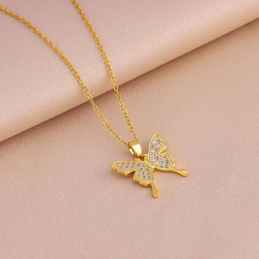 In Fashion Zircon Butterfly Pendant Necklace For Women Female Daily Wear Stainless Steel Clavicle Chain Jewelry Wholesale 251023