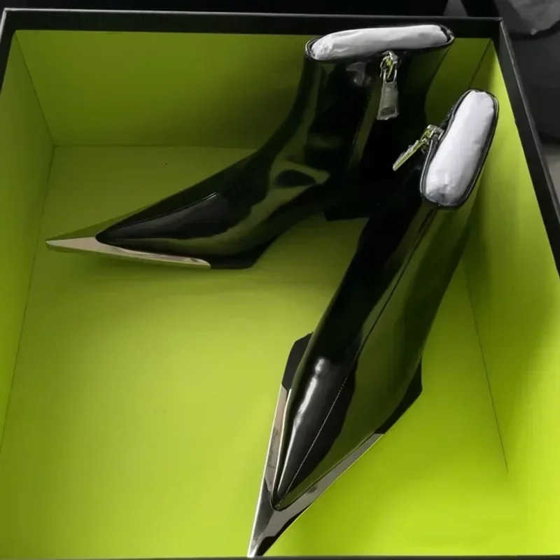 Luxury Designer Pointed Toe Chelsea Boots Women 2025 Fall Chunky Heel Metal Toe Decoration High Heels Side Zip Black Ankle Boots M251027