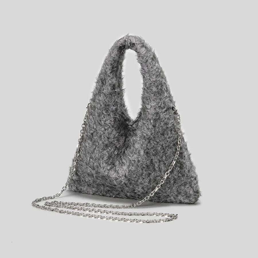Autumn Winter Imitation Lamb Wool Bags High-End Metal Chain Shoulder Strap Decoration And Diagonal Cross Bag Trendy