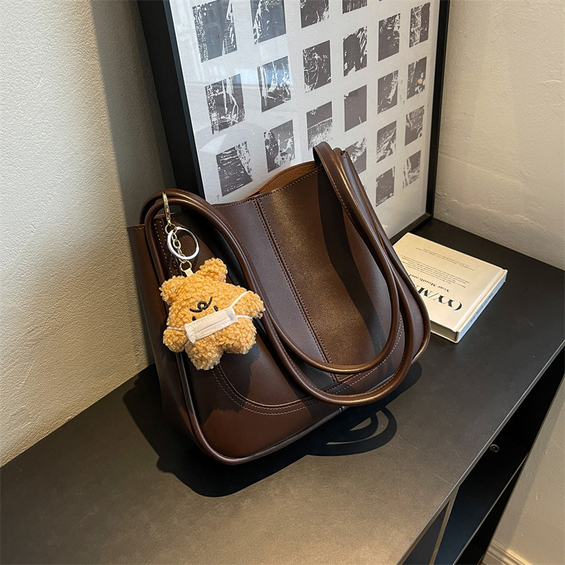 Free shipping designer bag Fashionable Textured Bucket Bag for Women 2023 New Simple Large Capacity Shoulder Underarm Commuter Tote Bag