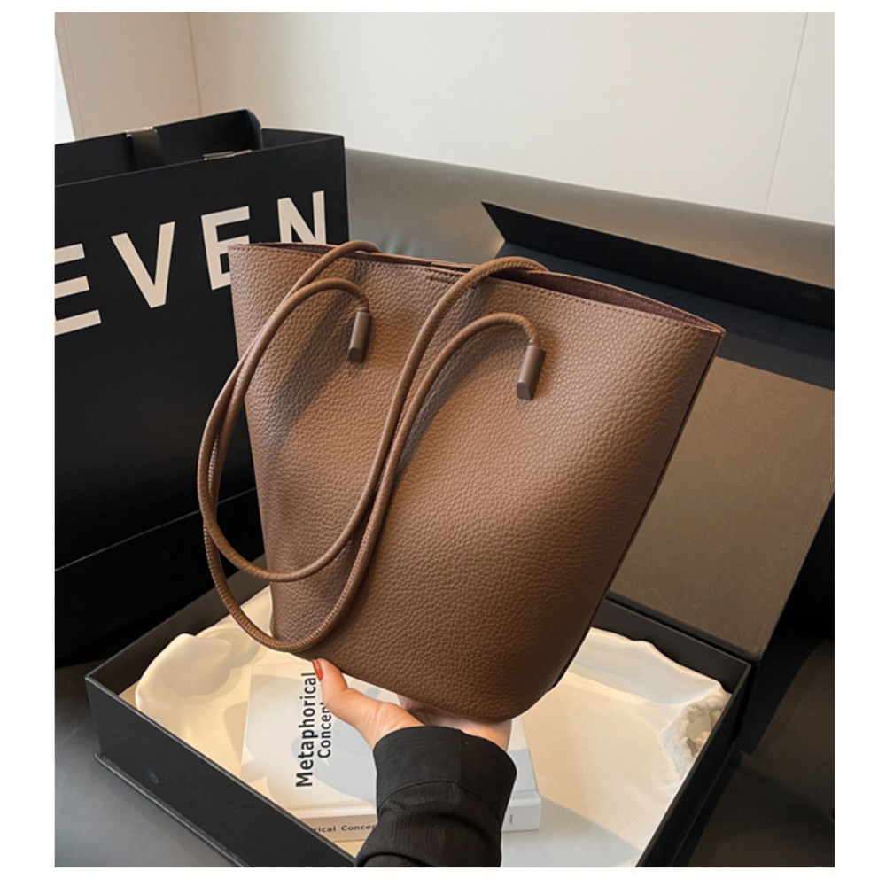 Trendsetting Womens Shoulder Bags - Retro Aesthetic meets Practicality