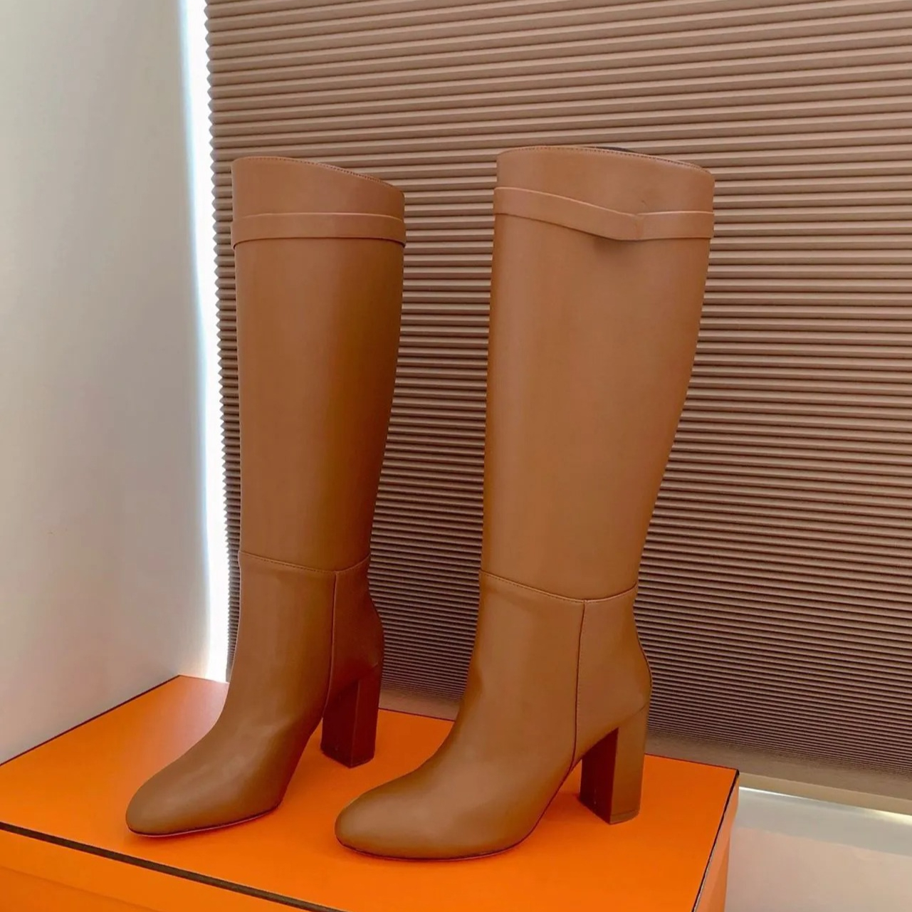 Jumping leather riding boots Suede knight boot Luxury designer chunky heel round toe knee high boots Slip on genuine leather classic knee boot Factory Footwear