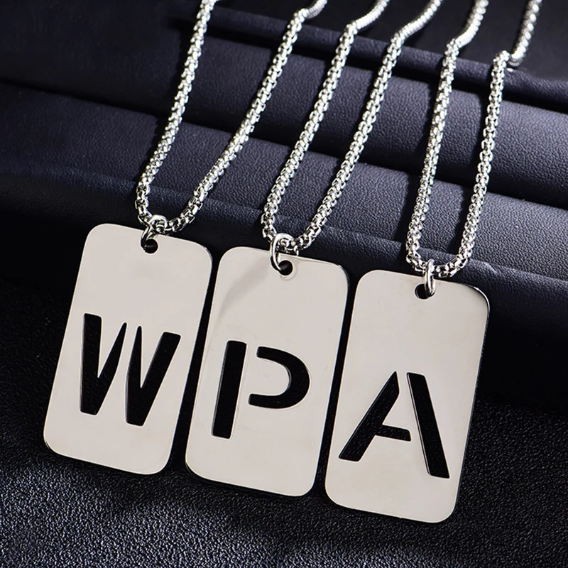 Hip Hop Rock Punk Gothic Style Stainless Steel AZ 26 Initials Womens Mens Pendant Necklace for Friend Glamour Jewelry 251020