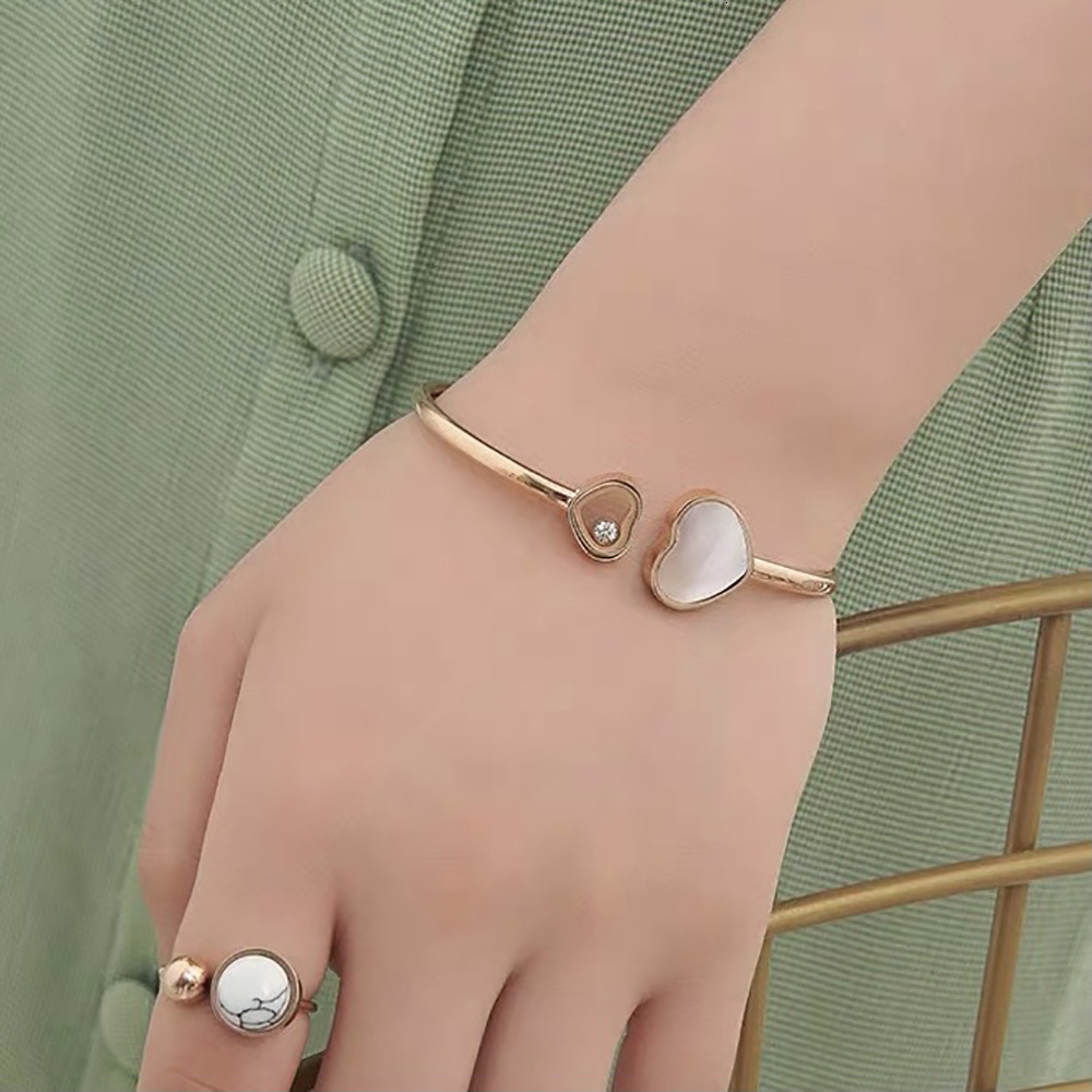 Fashionable, personalized, simple, double heart-shaped bracelet popular design, versatile titanium steel bracelet women's autumn winter collectio