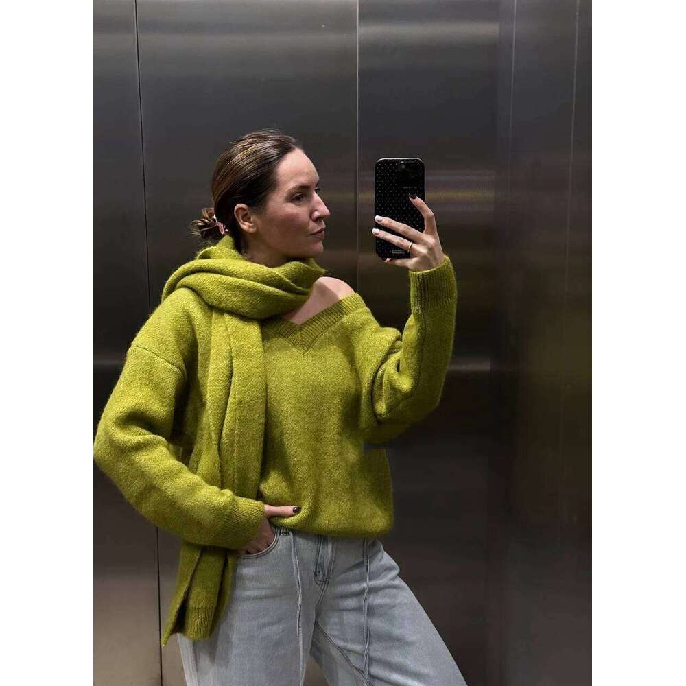 Hirsionsan 2025 New Soft Loose V Neck Knitted Sweaters Women Winter Solid Female Pullovers & Scarf Warm Basic Knitwear Jumper Women Sweater Designer S